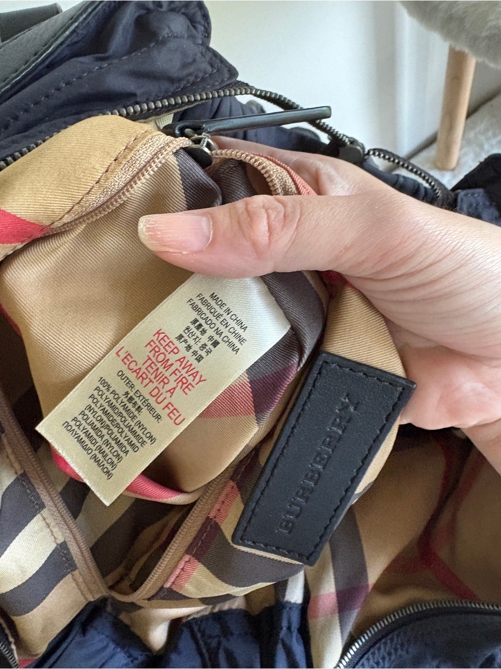 Burberry Nylon Buckleigh Tote Black Women's Bag - Classic Everyday Carry - Picture 7 of 7